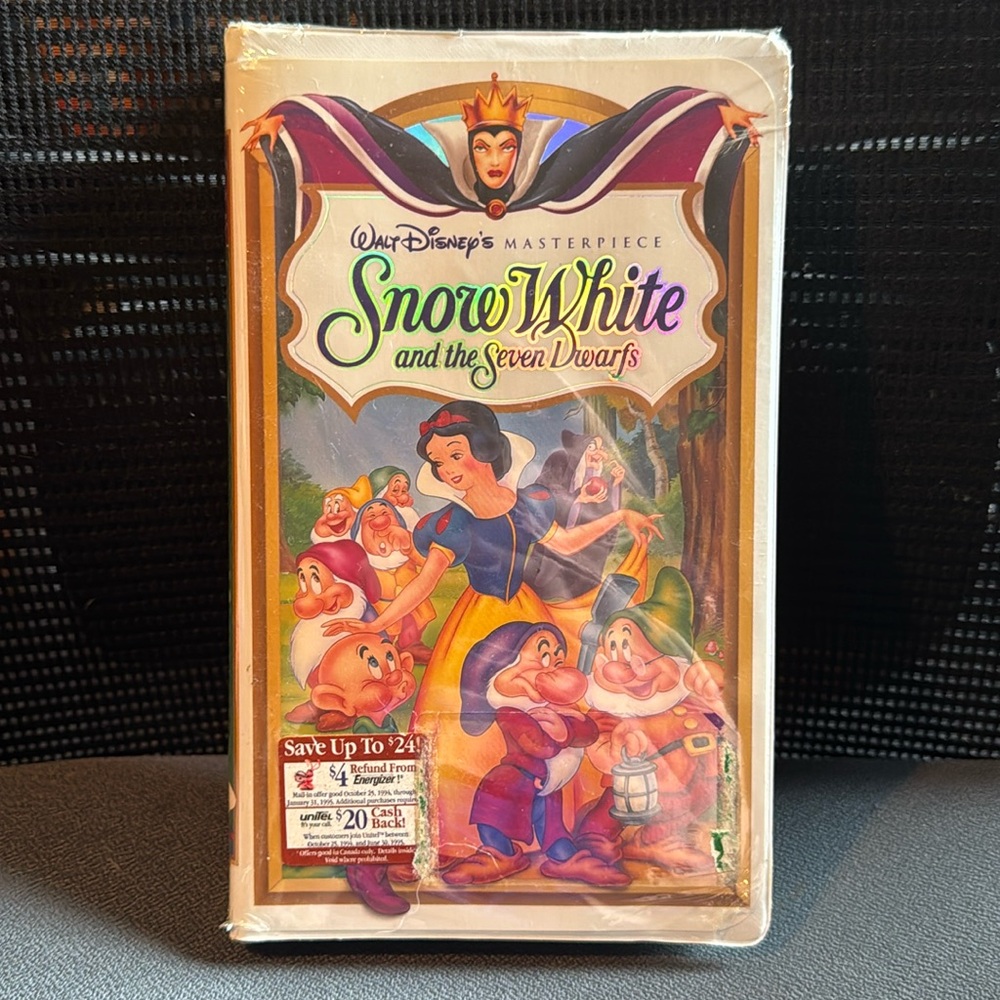 Walt Disney's Snow White and the Seven Dwarfs Masterpiece VHS "SEALED" New 1994